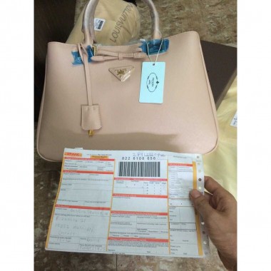 Customer from Greece , order placed on 2015-6-24